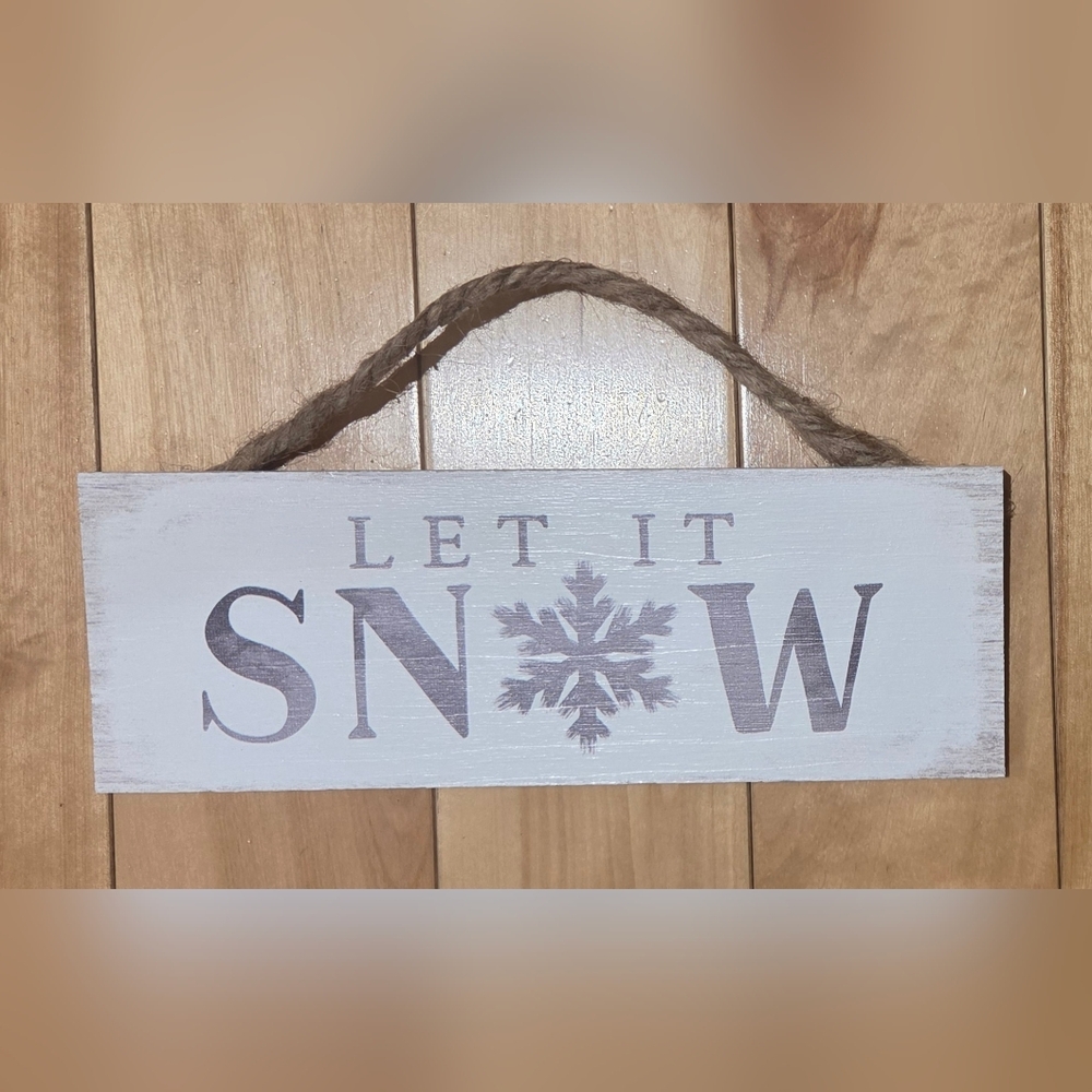 NEW 'Let It Snow' ❄️ Wall Wood Sign (10" x 3.5")